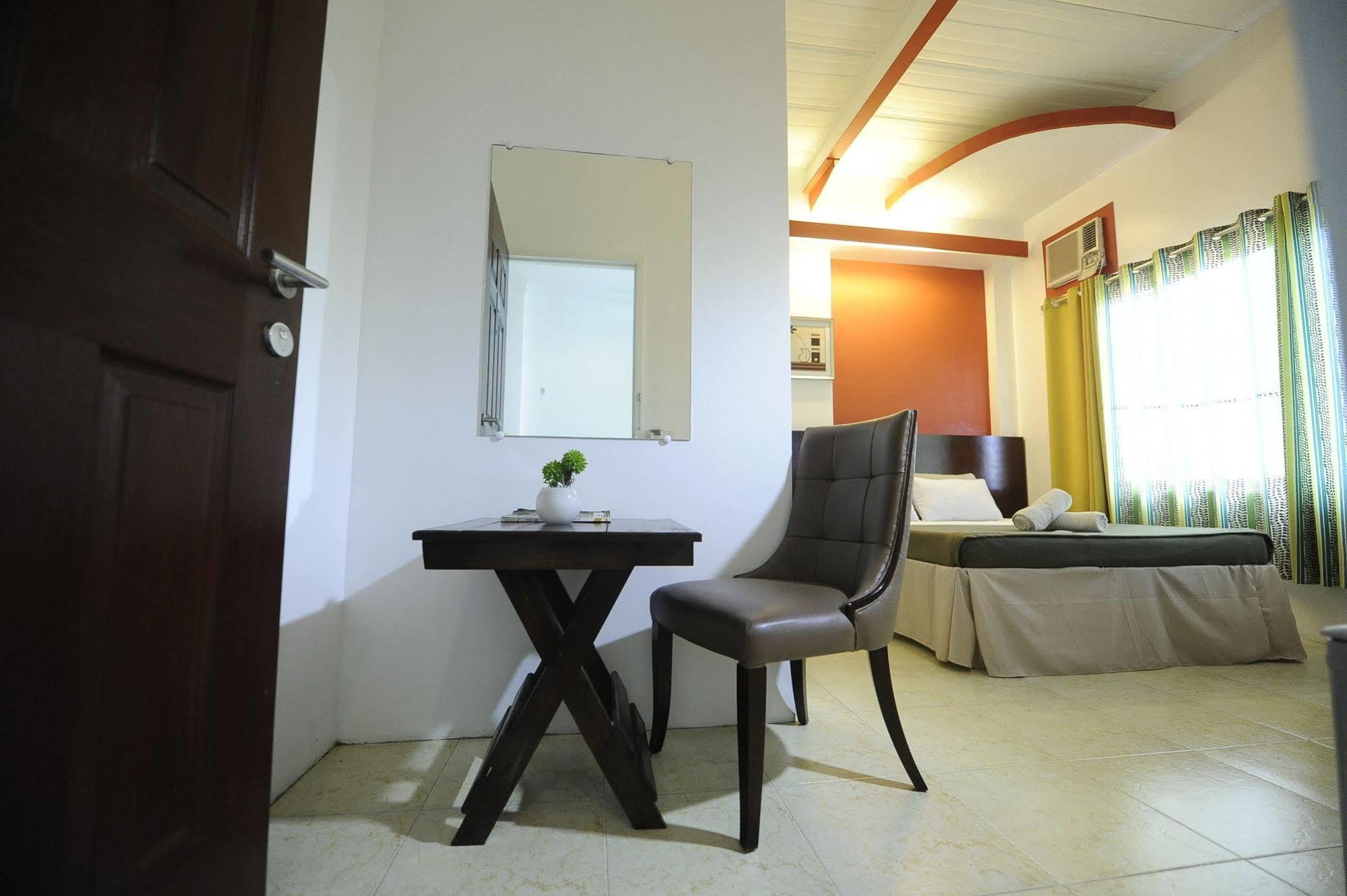 First Pacific Inn Davao City Eksteriør billede