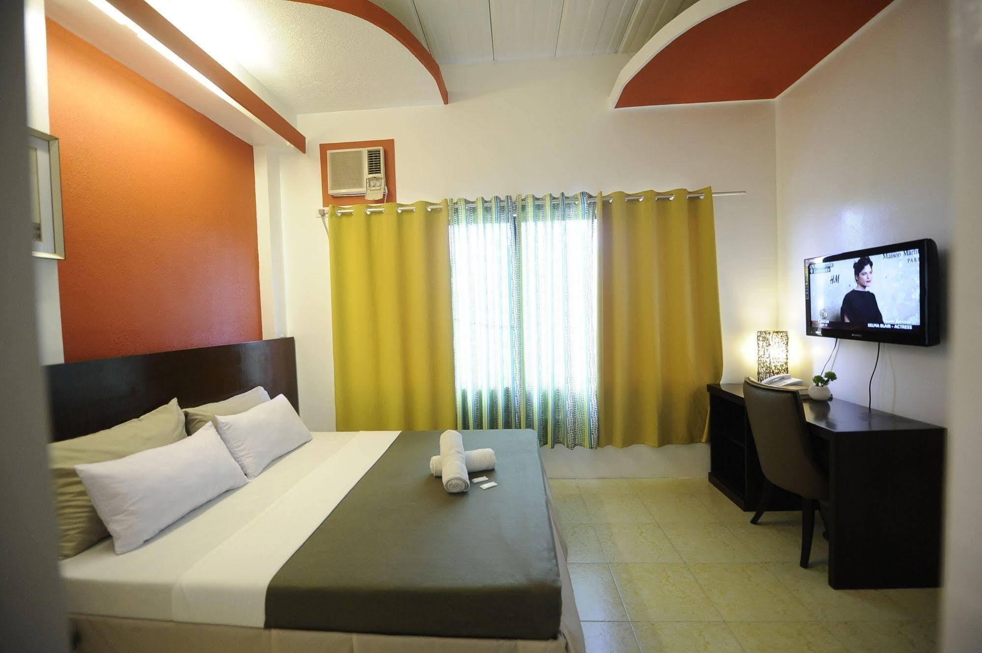 First Pacific Inn Davao City Eksteriør billede